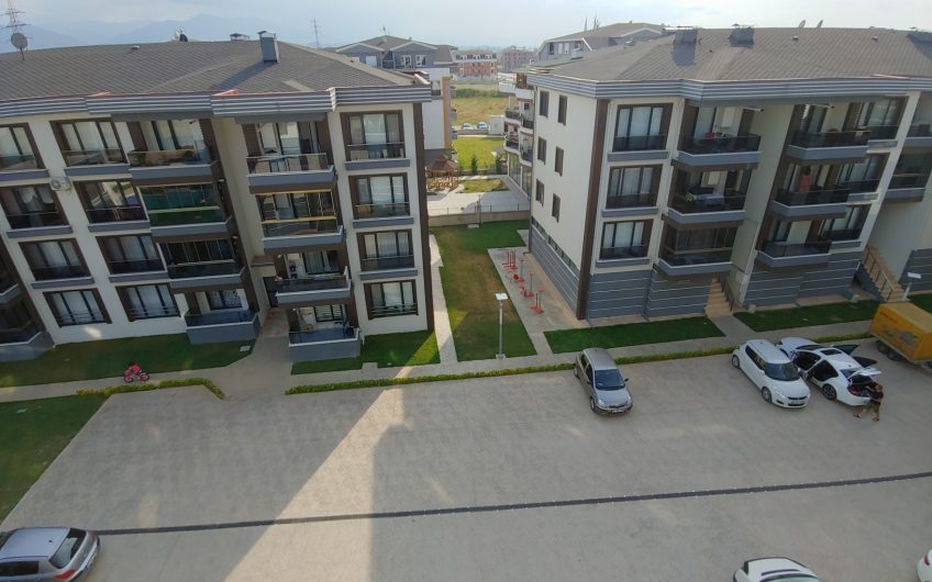 İZMİT KARTEPE MERKEZDE HAVUZLU SİTE İÇİ SATILIK ULTRA LÜKS DAİRE