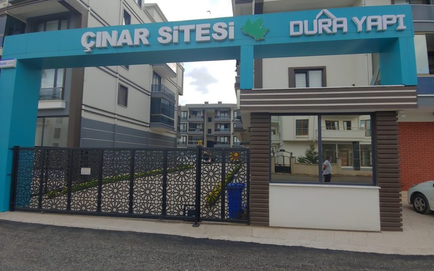 İZMİT KARTEPE MERKEZDE HAVUZLU SİTE İÇİ SATILIK ULTRA LÜKS DAİRE